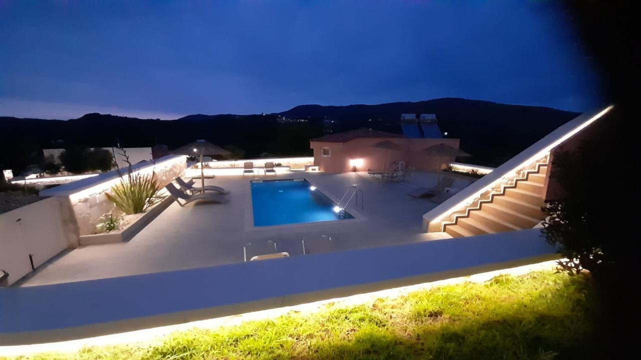 Georgioupoli Studio 2 with a pool&lake views Zewnętrze zdjęcie