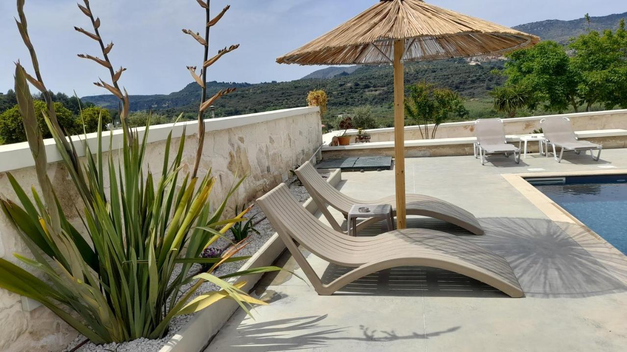 Georgioupoli Studio 2 with a pool&lake views Zewnętrze zdjęcie