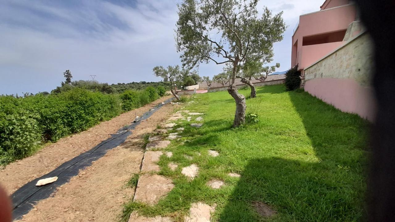 Georgioupoli Studio 2 with a pool&lake views Zewnętrze zdjęcie
